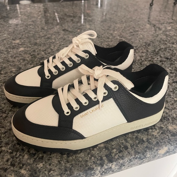 Saint Laurent SL/61 LOW-TOP SNEAKERS IN PERFORATED LEATHER. Size uk 39 / us 9 - Picture 4 of 8